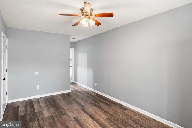 Building Photo - 9700 Cedarhollow Ln