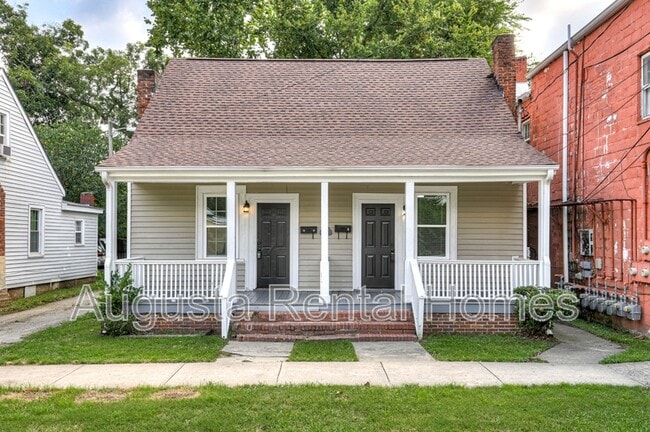 Building Photo - 262 Walker St