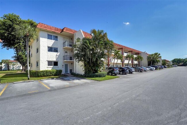 Building Photo - 8980 S Hollybrook Blvd