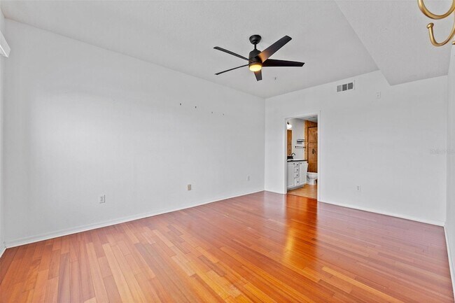 Building Photo - 501 Knights Run Ave