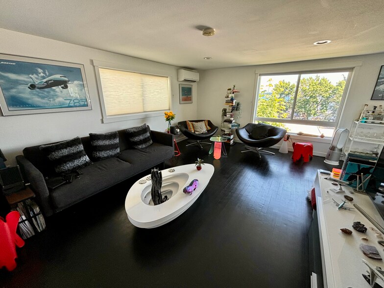 Building Photo - 110 Erie Ave