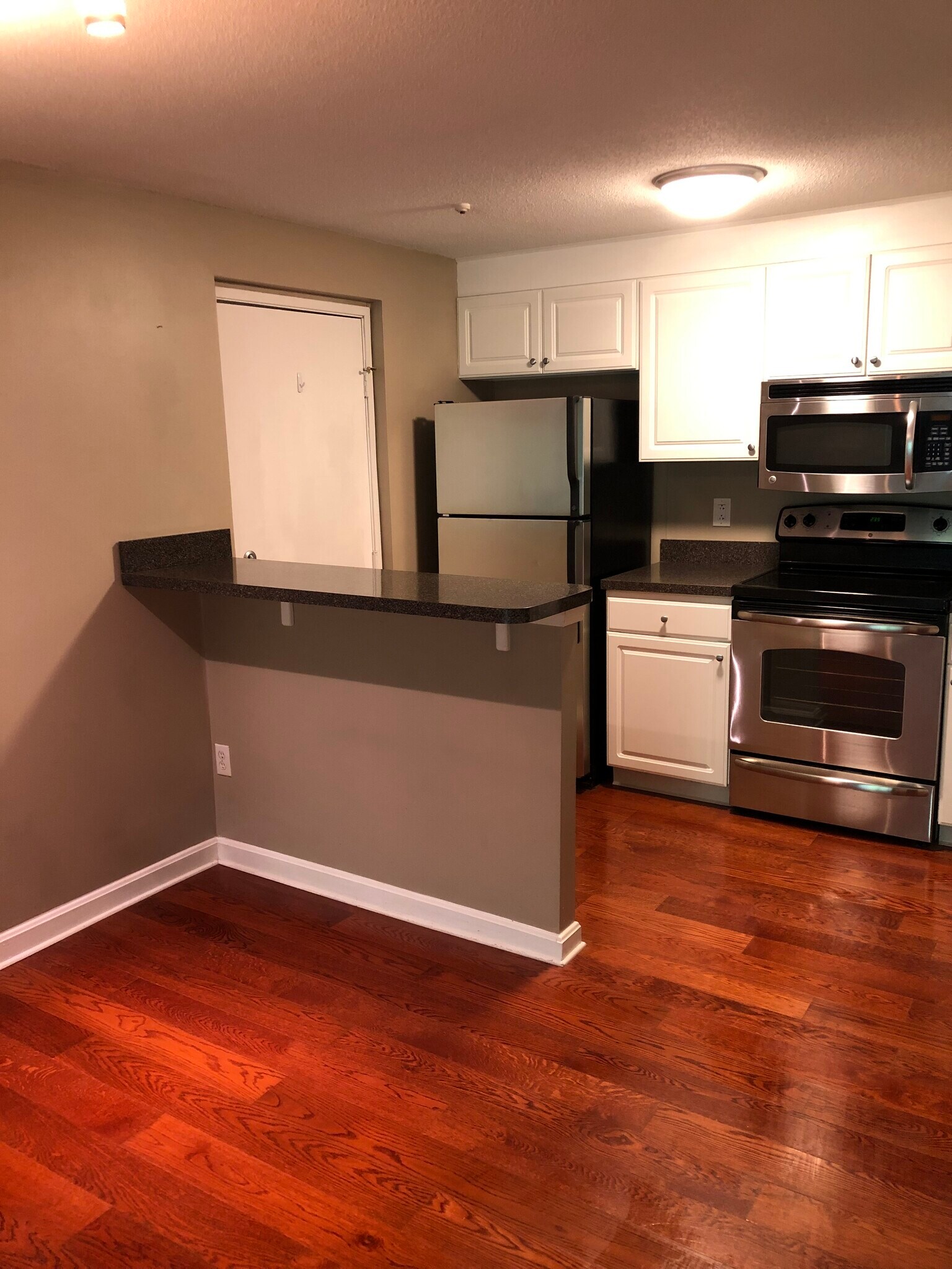 kitchen - 21 Pine St