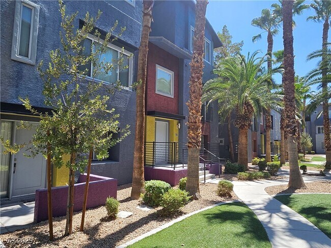 Building Photo - 9050 W Tropicana Ave