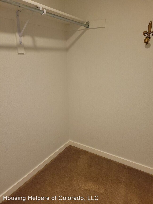 Building Photo - 2 br, 2.5 bath House - 2830 East College A...