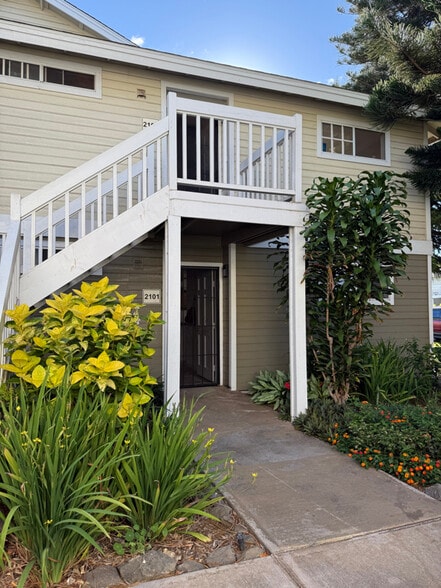Building Photo - 68-3883-3883 Lua Kula St