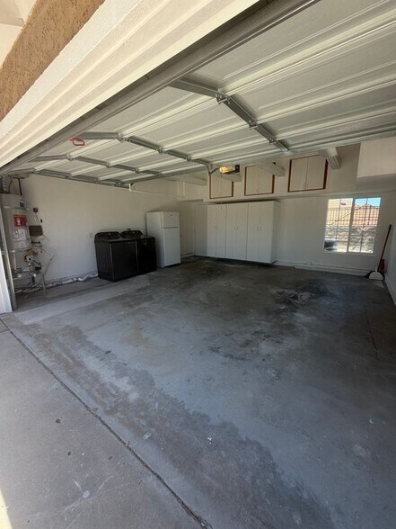 Building Photo - 251 Asta Ct