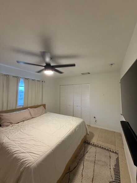 Building Photo - 688 Forrest Dr