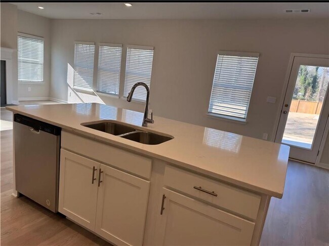 Building Photo - 603 Runnel Dr