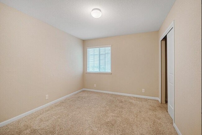 Building Photo - 8532 Harrier Dr