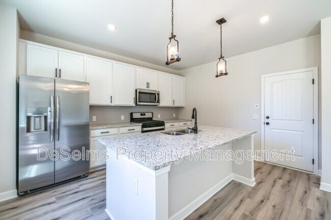 Building Photo - 3022 Chance Ct