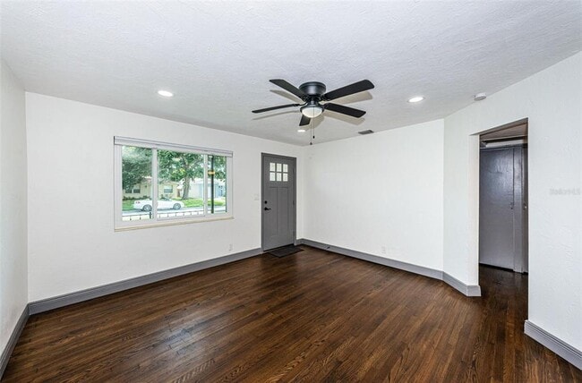 Building Photo - 618 40th Ave N