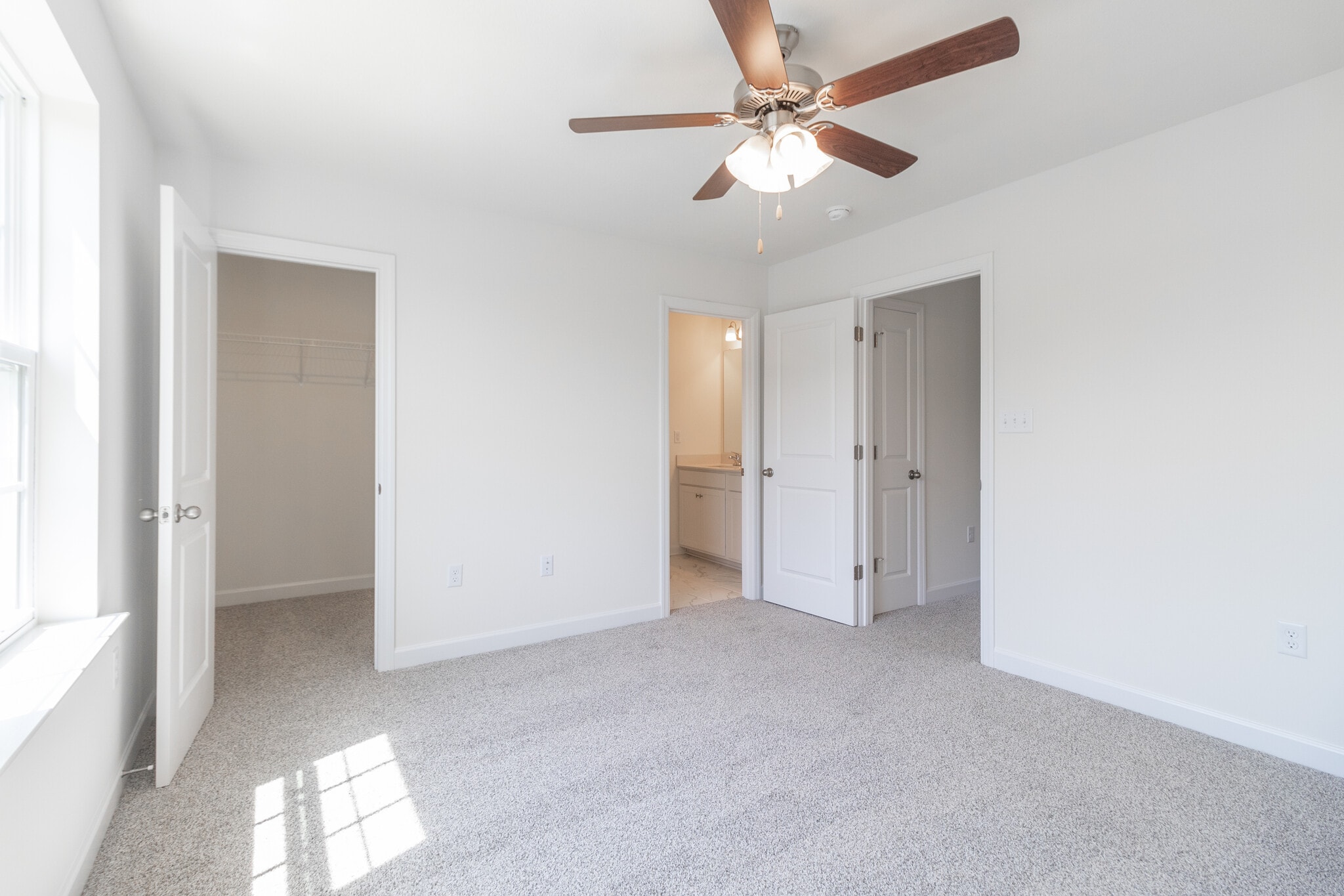 Owners Suite - 36 Dover Ct