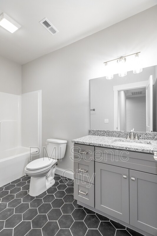 Building Photo - 1904 Cypress Ln