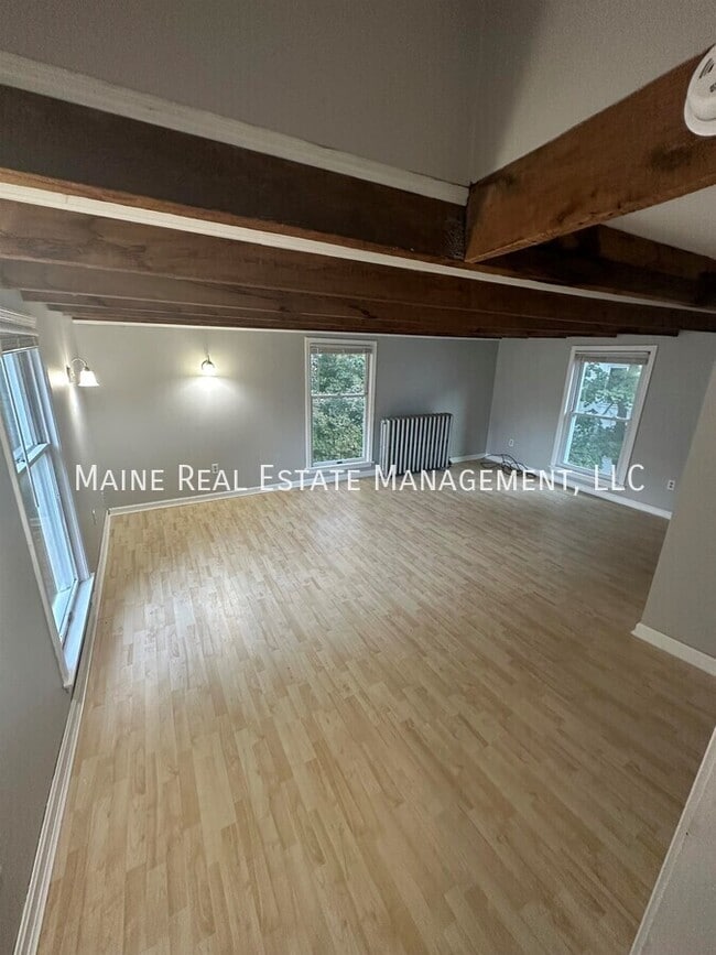 Building Photo - 17 Elm St