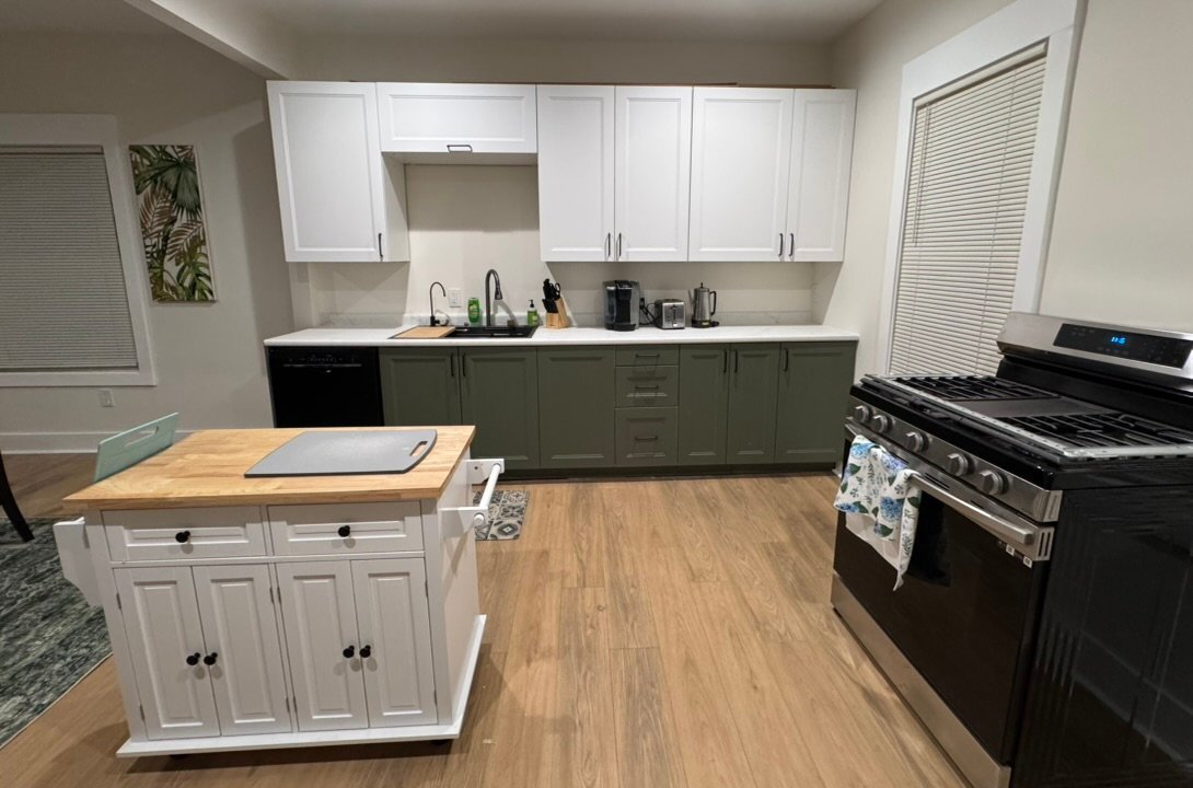 Building Photo - 220 W Buena Vista St