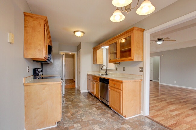 Building Photo - 3696 S Naples Ct