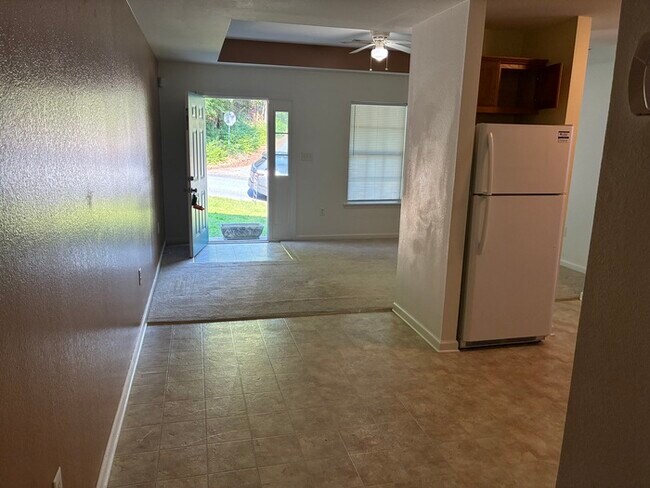 Building Photo - Nice 3 bedroom 2 bathroom home in North Little Rock