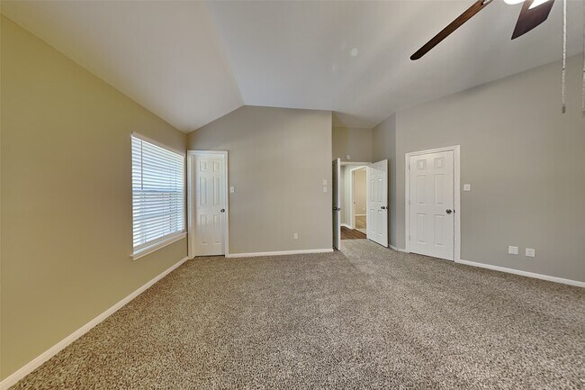 Building Photo - 6310 New Oak Ct