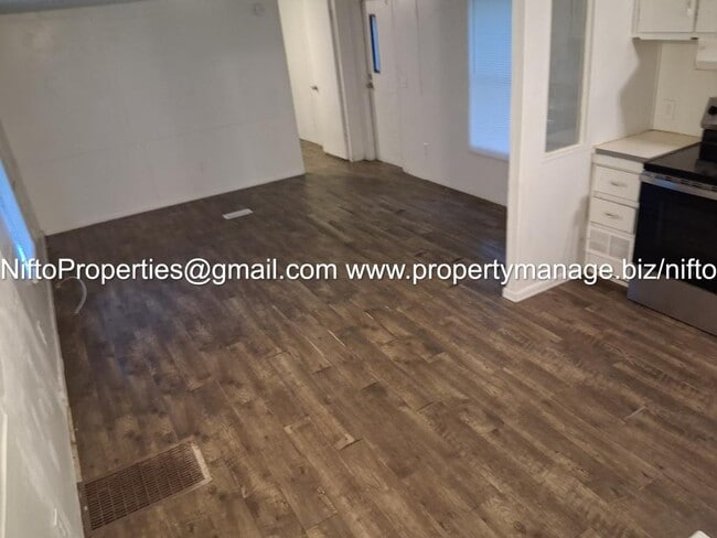Building Photo - 5576 Aenon Ln