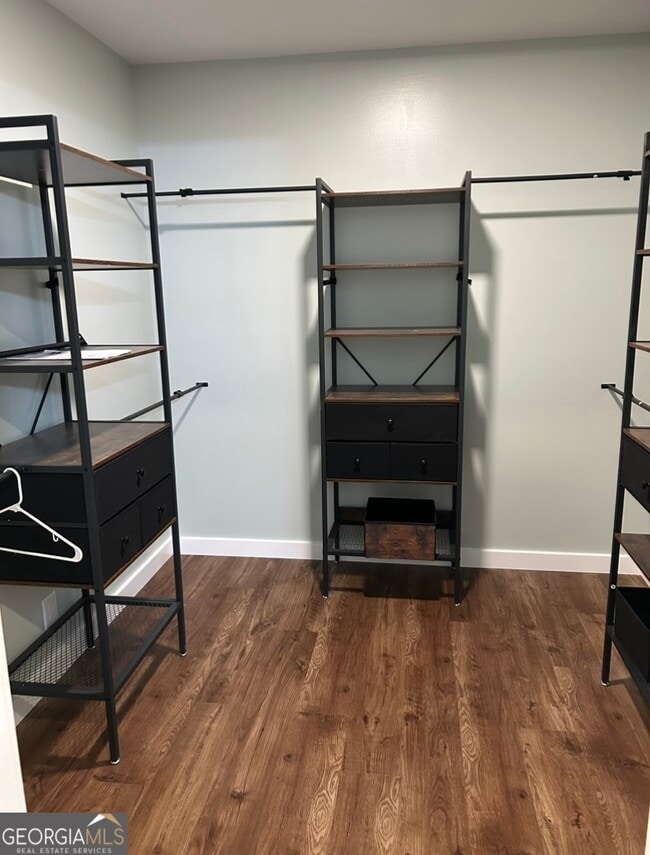 Building Photo - 522 Capri Dr