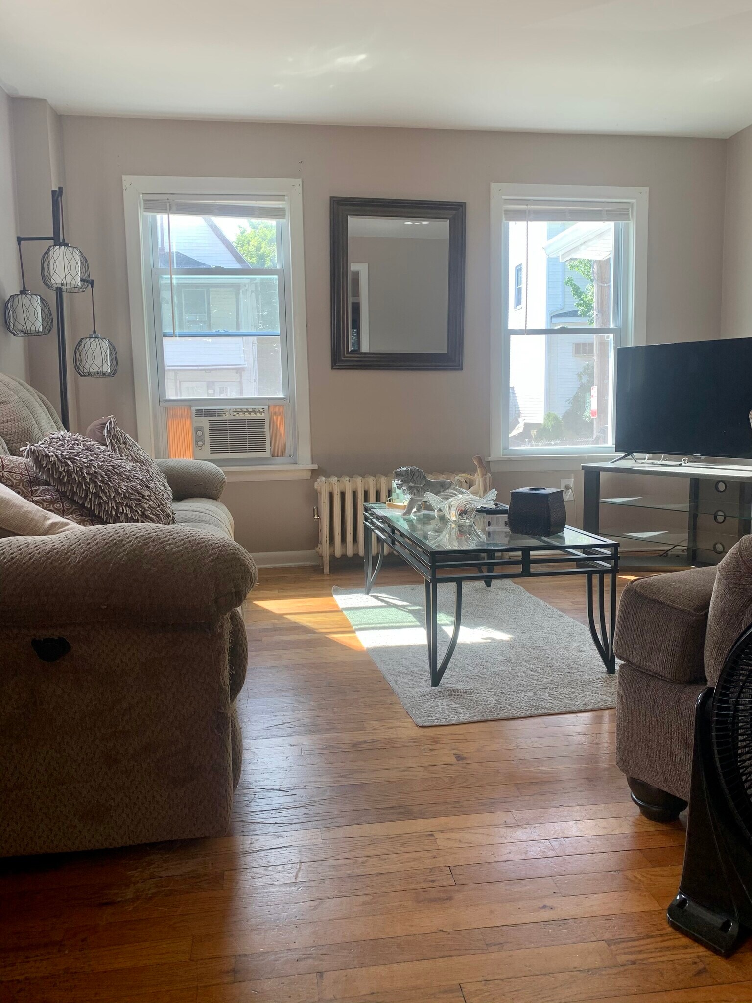 Building Photo - 94 Walnut St