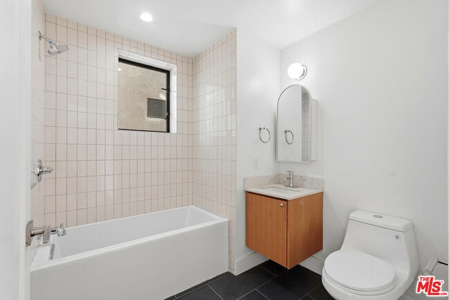 Building Photo - 1822 Overland Ave