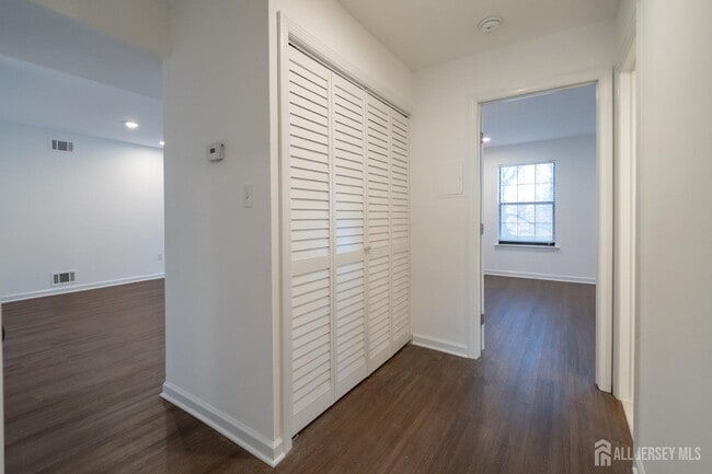 Building Photo - 801 Woodbridge Commons Way