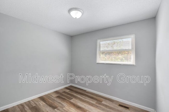 Building Photo - 2495 Lindsay Ln