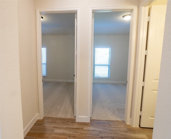 Building Photo - 18459 Chameleon Ct