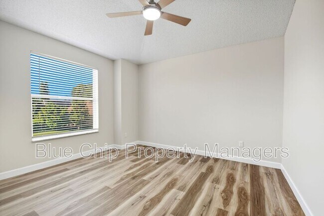 Building Photo - 12630 Lakebrook Dr