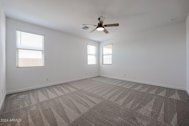 Building Photo - 2071 W Bramble Berry Ln