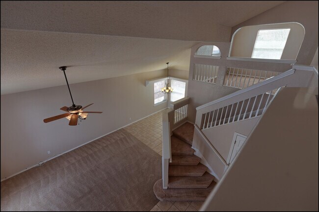 Building Photo - 7456 Luz De Lumbre Ave
