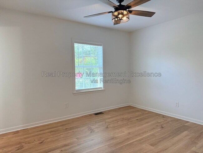 Building Photo - 108 Hassell Ct