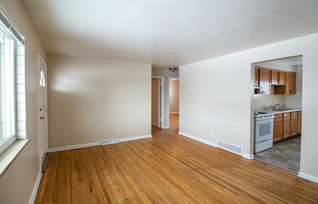 Building Photo - 1707 W 52nd Ave