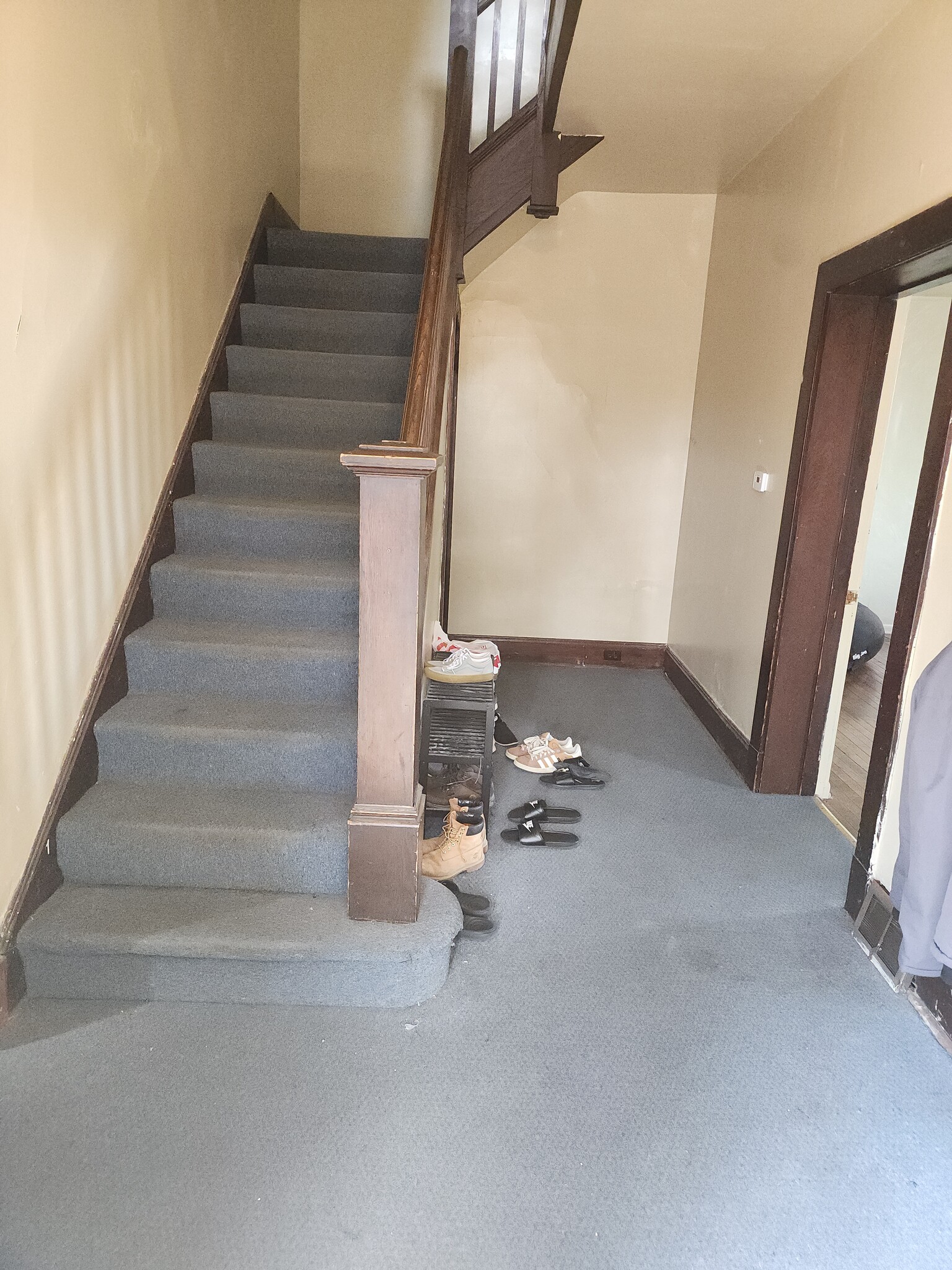 Entrance and stairs to 2n fl - 4349 Andover Ter