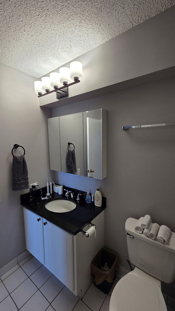 Building Photo - 10 E Ontario St