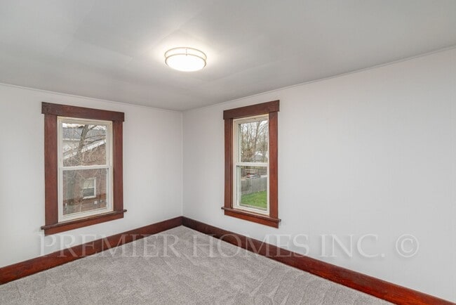 Building Photo - 2103 17th St NE