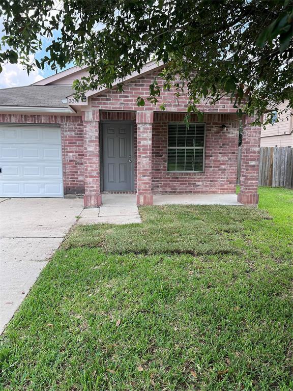 Building Photo - 2319 Shady Tree Ln
