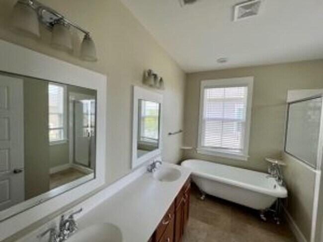 Building Photo - Carolina Park