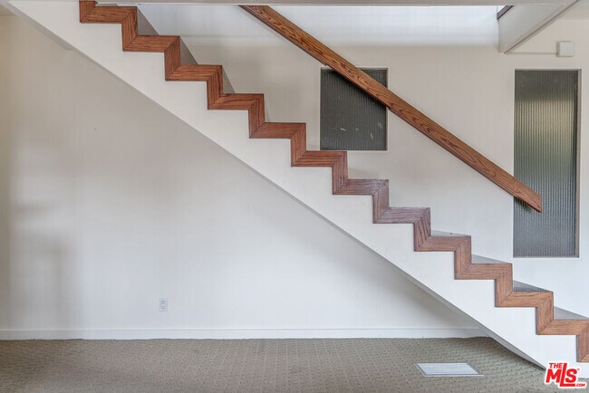 Building Photo - 2479 Lanterman Terrace