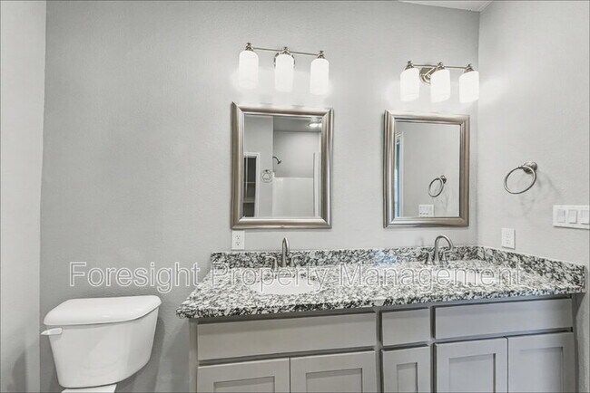 Building Photo - 2902 Orchid Dr