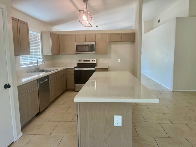 Building Photo - Beautiful remodeled 4 bedroom home!