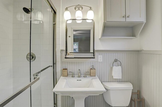 Building Photo - 2611 Tannehill Dr