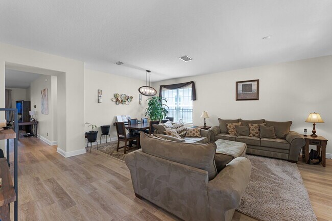 Building Photo - 4920 Blanche Ct