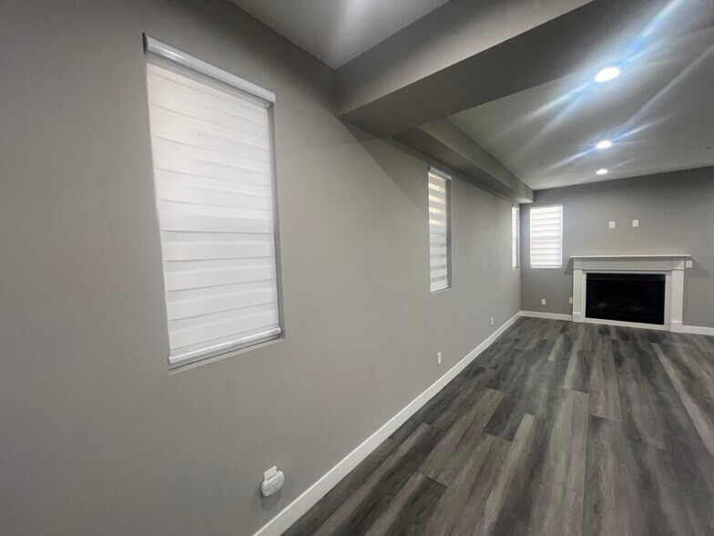 Building Photo - 17639 W Vuong Pl