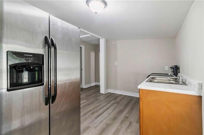 Building Photo - 971 Sims Ave NW