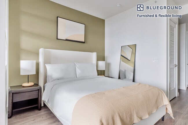 Building Photo - 1000 S Michigan Ave