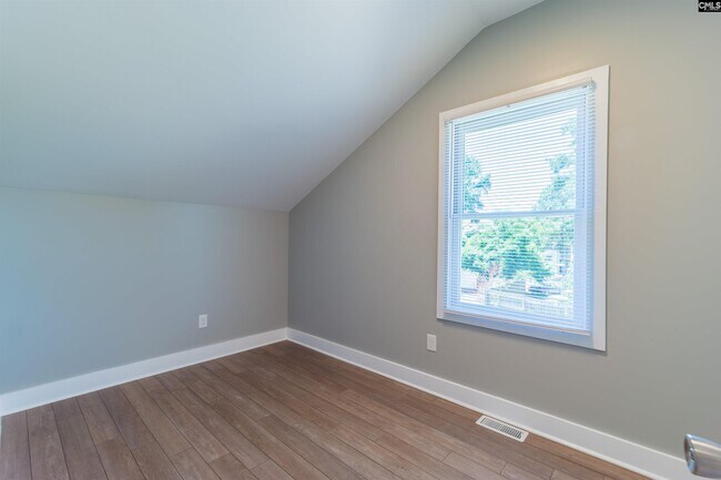 Building Photo - 306 Picadilly St