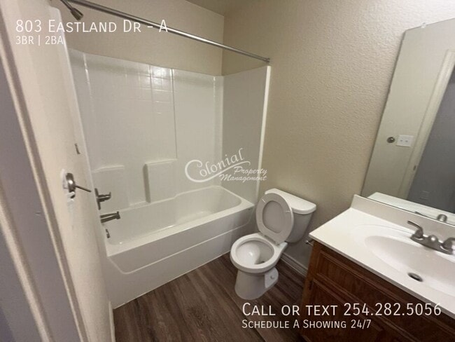 Building Photo - 803 Eastland Dr