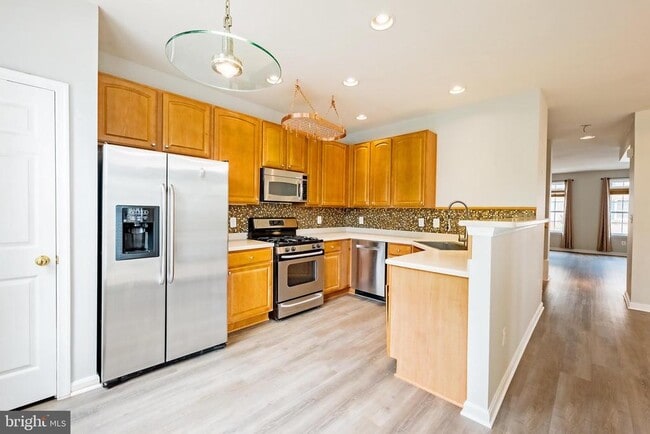 Building Photo - 3385 Beechcliff Dr